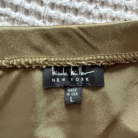 Satin skirt - Picture 2 of 3